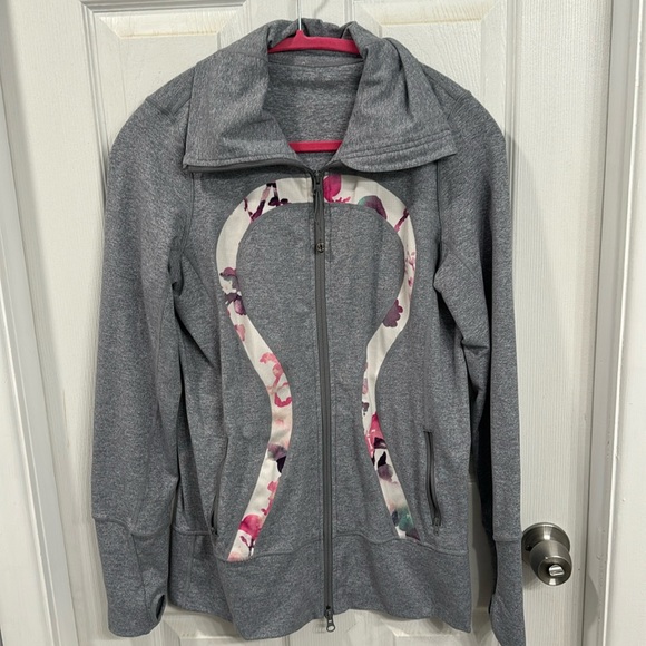 lululemon athletica Jackets & Blazers - Lululemon zip up. EUC size 8